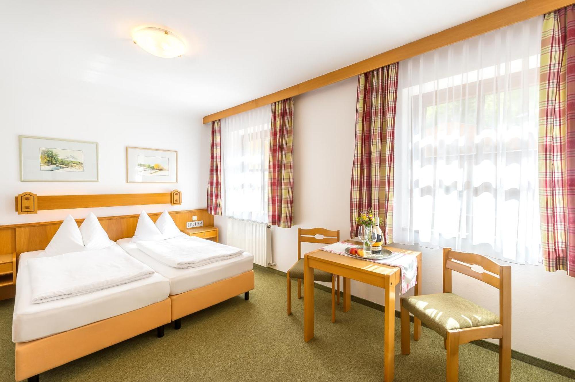 Landhotel Almroesl Im Grossarltal Hüttschlag Oda fotoğraf