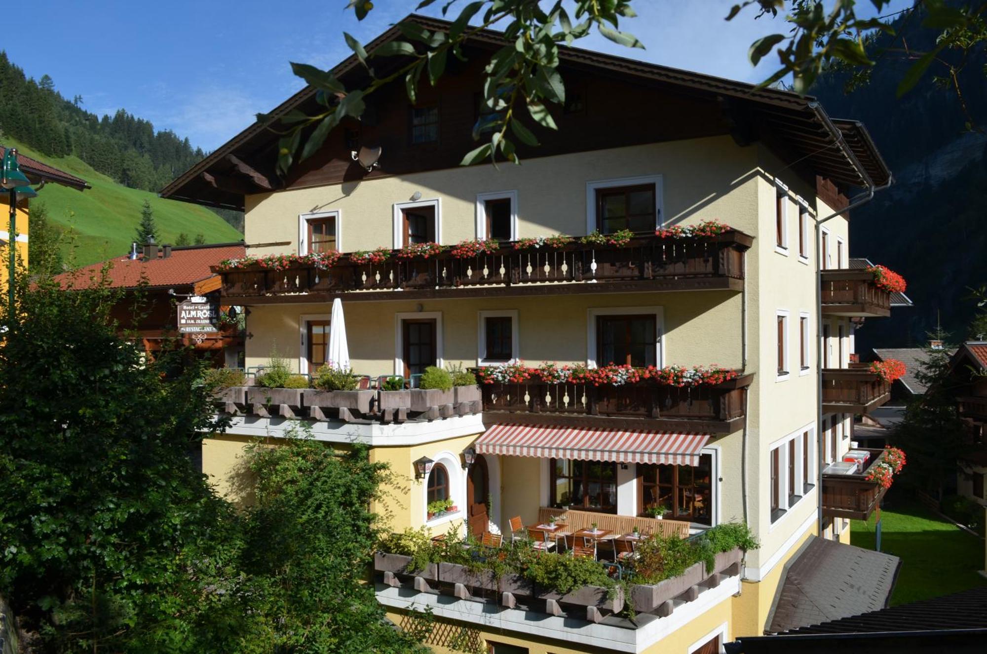 Landhotel Almroesl Im Grossarltal Hüttschlag Oda fotoğraf