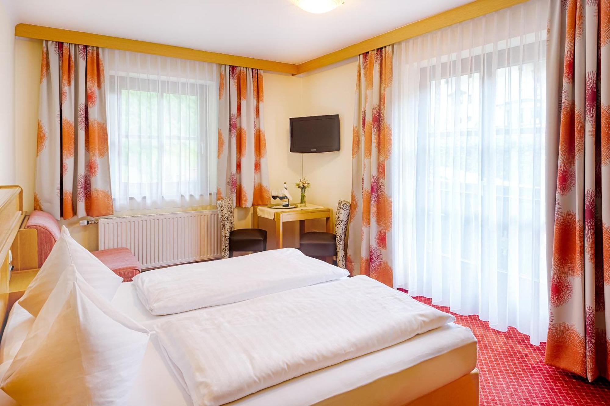 Landhotel Almroesl Im Grossarltal Hüttschlag Dış mekan fotoğraf